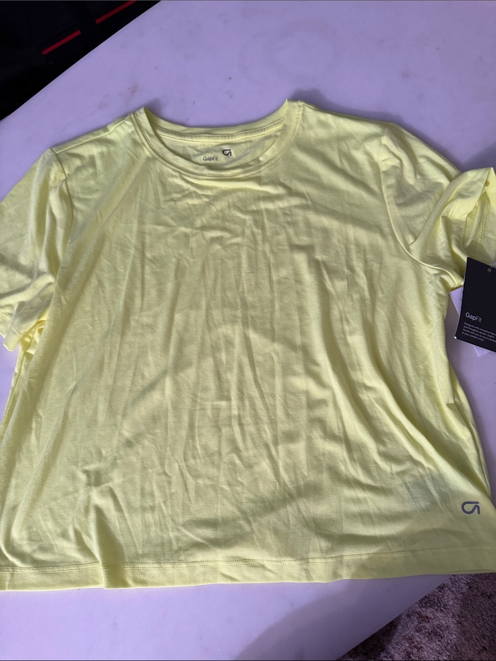GAP fit Tee in bright Yellow